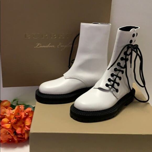 NWT BURBERRY LONDON MILITARY BOOTS‎ SIZE 6 - Picture 1 of 8